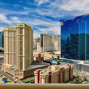 Strip View Balcony - No Fee ! Las Vegas