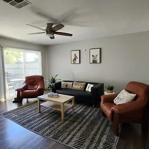 L - Fully Remodeled And Professionally Decorated Las Vegas